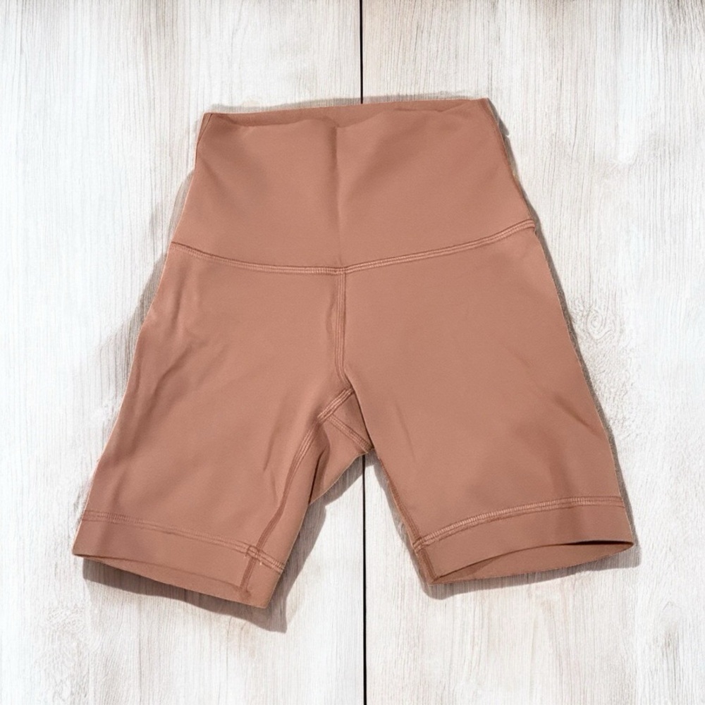 Lululemon Wunder Train High-Rise Short 6”